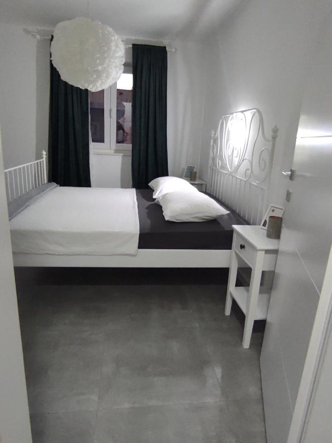 Ema Apartamento Primošten Exterior foto