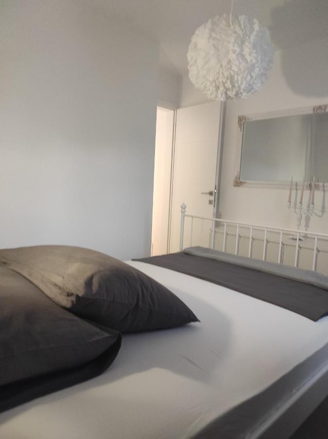 Ema Apartamento Primošten Exterior foto